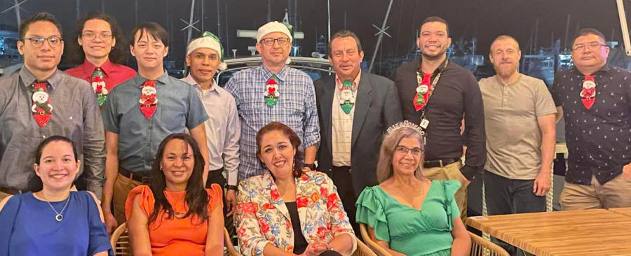 Equipo de NSI en la reunión de Navidad de 2022